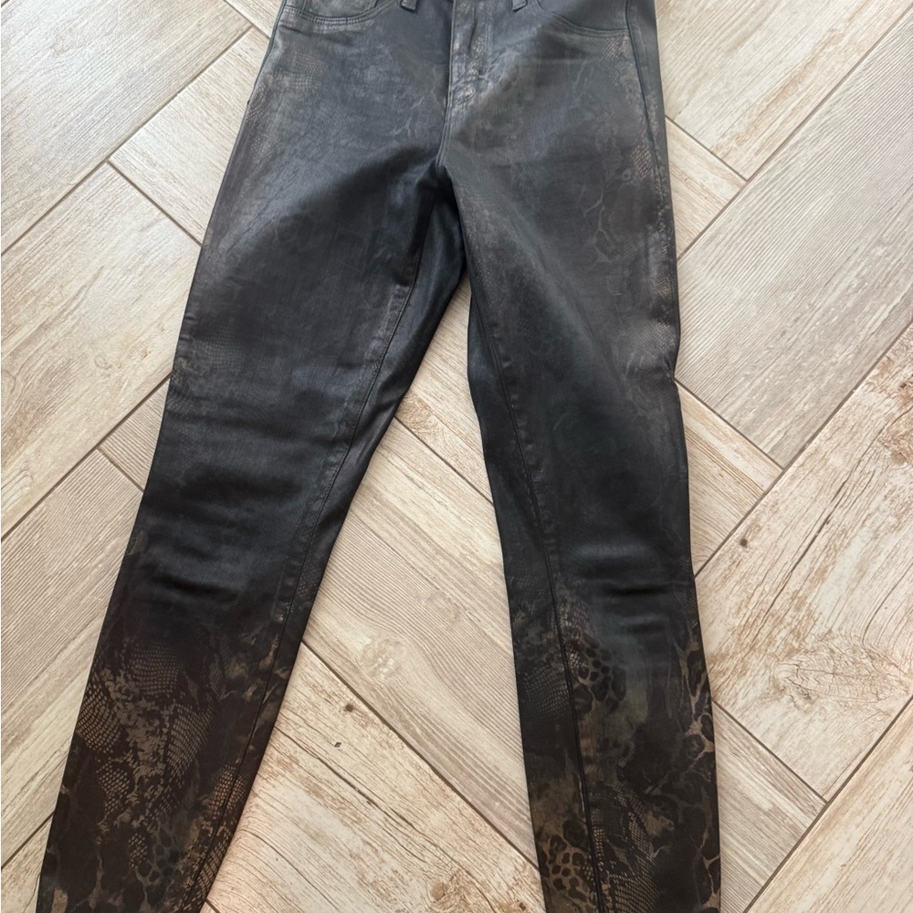 L'AGENCE Black Skinny Jeans with Subtle Snake-Print